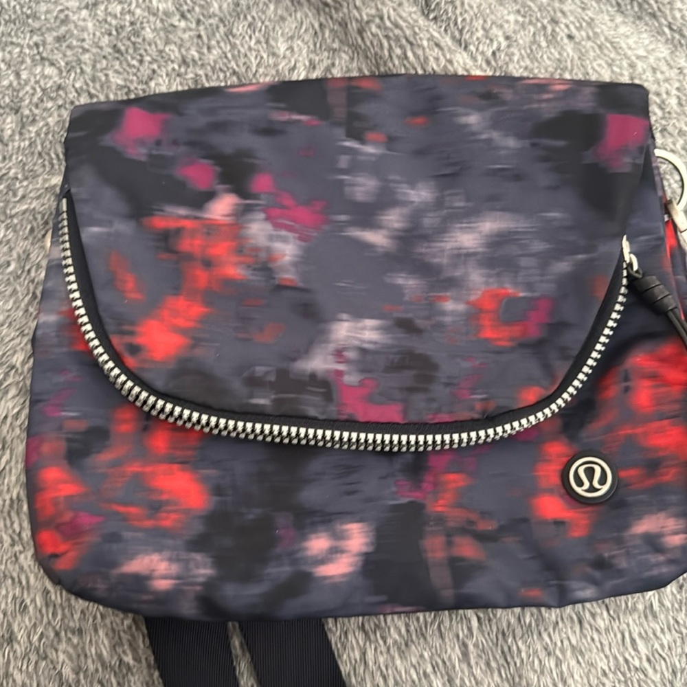 Lululemon festival bag